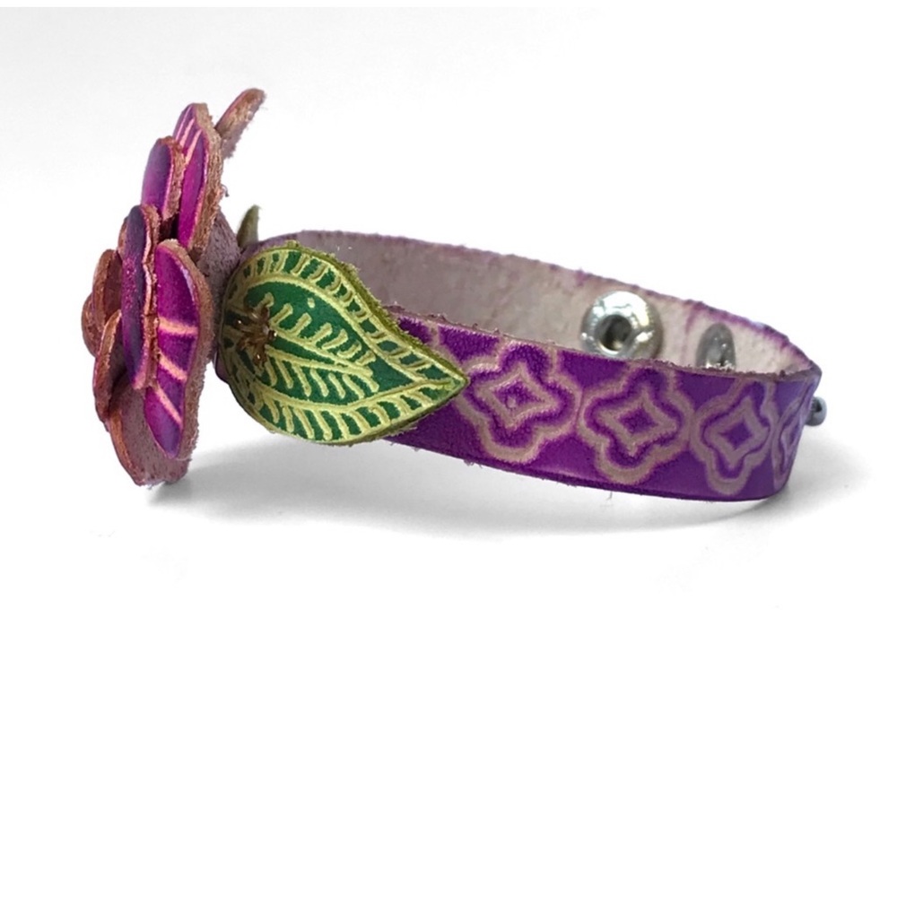 1 LEFT! Genuine Leather Handmade Handcrafted Purple Flower Bracelet - Picture 3 of 4